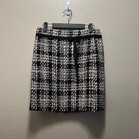 Ann Taylor LOFT Mini Tweed Skirt Black Light Pink Plaid Side Zip Sz 2P - Picture 2 of 6